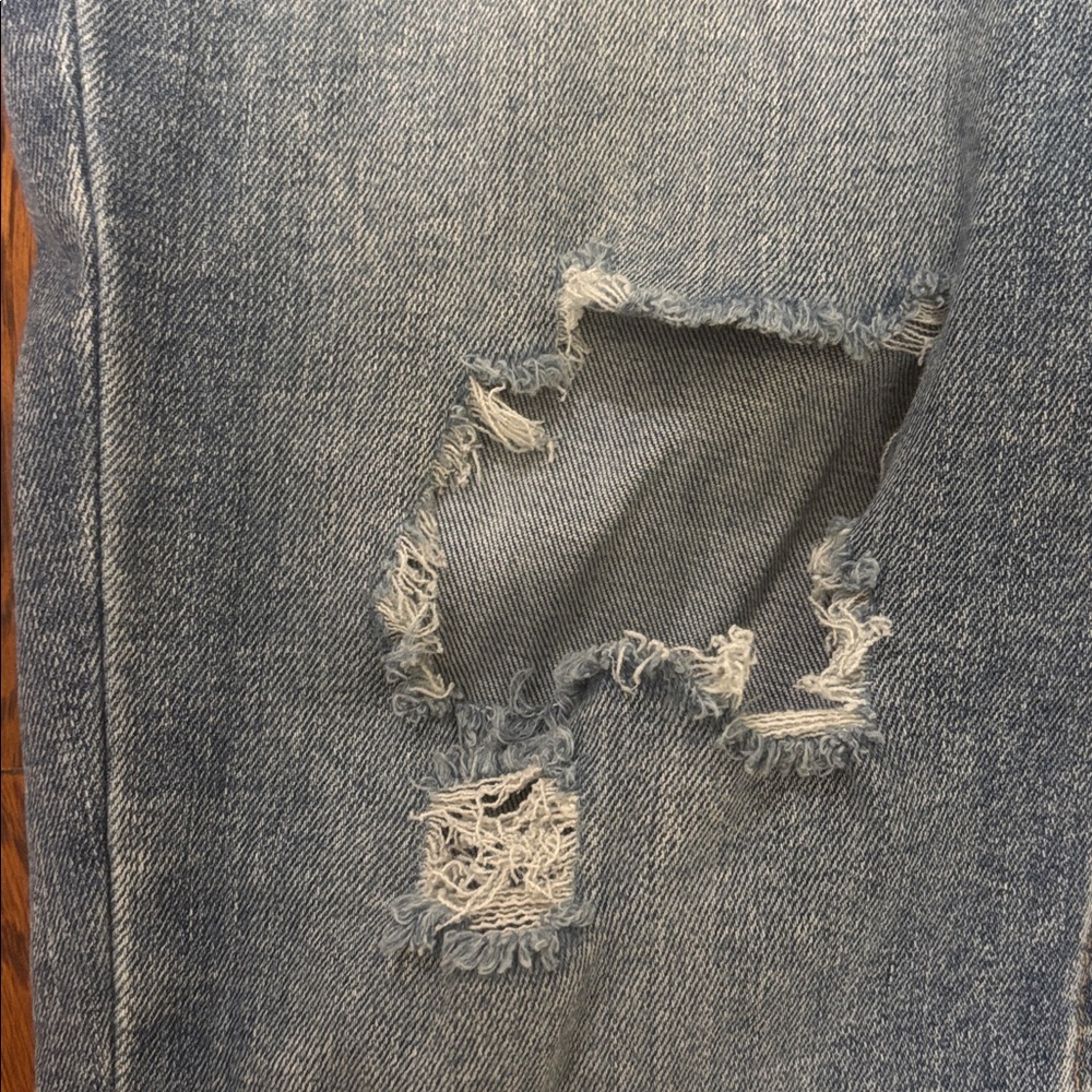 Edgely Ripped Ankle Jeans Women’s Size: 10 - Picture 3 of 7